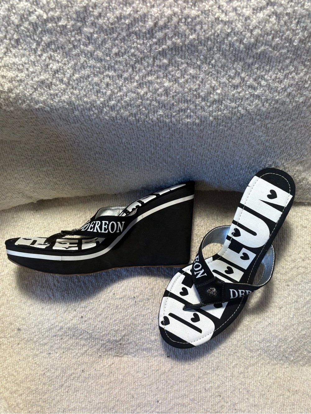 Y2K Beyoncé Dereon Black Platform Wedge Thong Sandals Rare Vintage Shoe - Picture 7 of 11